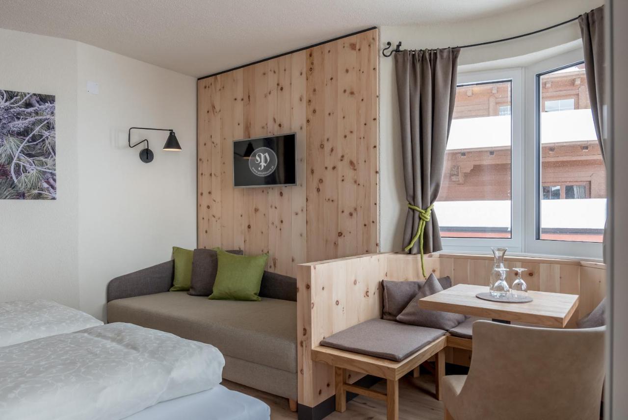 Deluxe Doppelzimmer (2 Erwachsene & 1 Kind)